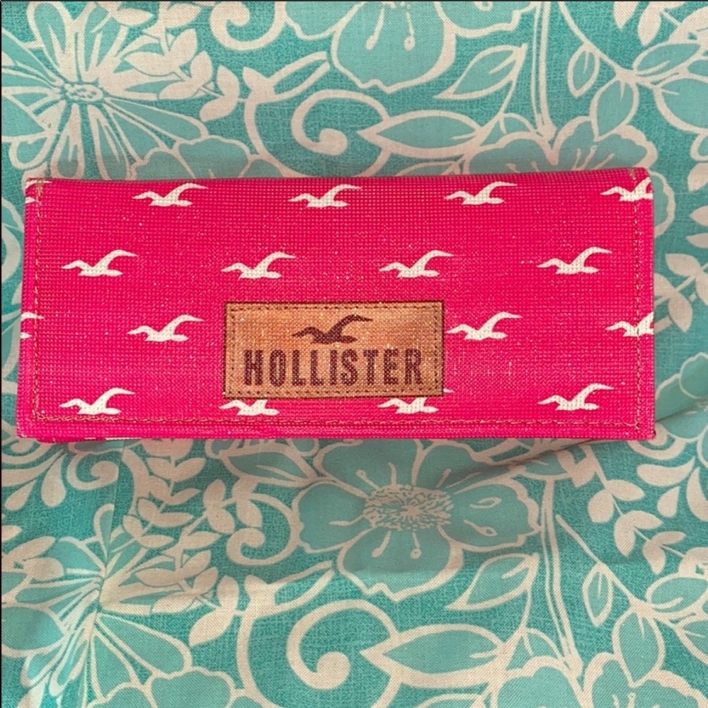 ISO of this hollister wallet